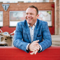 Adam Lang, listing agent